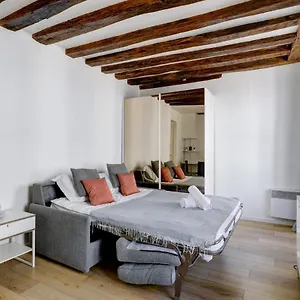 Apartment Le Marais - Republique Studio, Paris